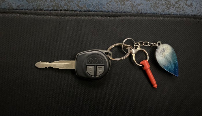 2019 Maruti Dzire VXI, Petrol, Manual, 65,148 km, Key Close Up