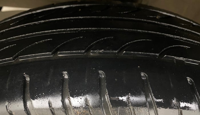 2019 Maruti Dzire VXI, Petrol, Manual, 65,148 km, Left Front Tyre Tread