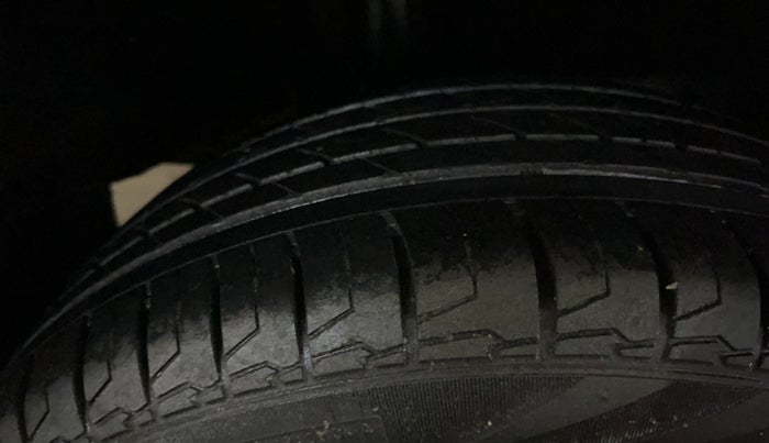 2019 Maruti Baleno ZETA PETROL 1.2, CNG, Manual, 75,001 km, Right Rear Tyre Tread