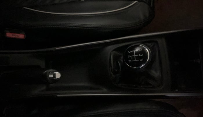 2019 Maruti Baleno ZETA PETROL 1.2, CNG, Manual, 75,001 km, Gear Lever