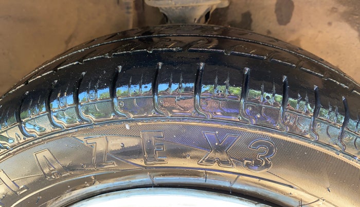 2016 Maruti Alto 800 LXI, Petrol, Manual, 1,28,317 km, Right Front Tyre Tread