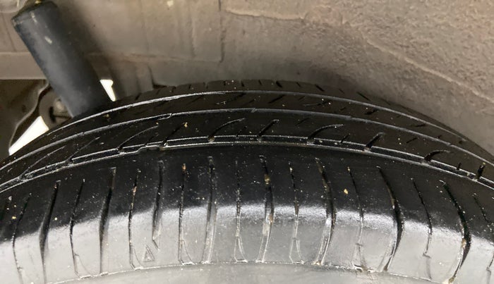 2016 Maruti Wagon R 1.0 VXI OPT, Petrol, Manual, 92,096 km, Right Rear Tyre Tread
