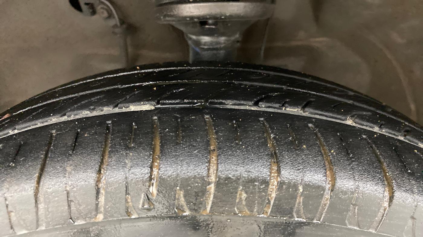 2016 Maruti Wagon R 1.0 VXI OPT, Petrol, Manual, 92,096 km, Left Front Tyre Tread