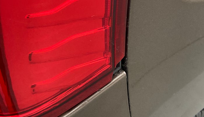 2016 Maruti Wagon R 1.0 VXI OPT, Petrol, Manual, 92,096 km, Right tail light - Minor damage