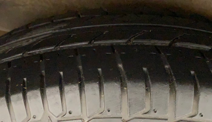 2011 Hyundai i10 SPORTZ 1.2 AT, Petrol, Automatic, 62,021 km, Right Rear Tyre Tread