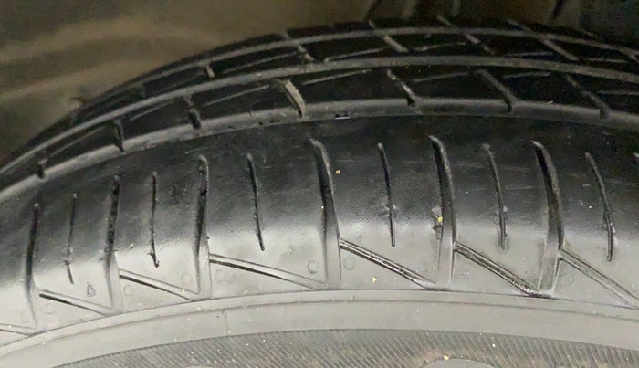 2022 Maruti Alto LXI OPT CNG, CNG, Manual, 18,761 km, Left Front Tyre Tread