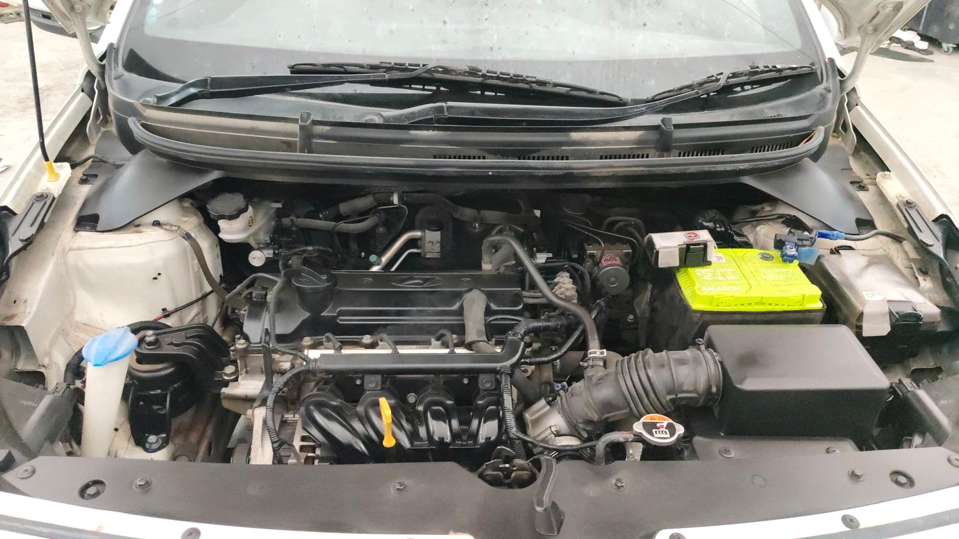 2017 Hyundai i20 Active 1.2 SX, Petrol, Manual, 58,995 km, Engine View