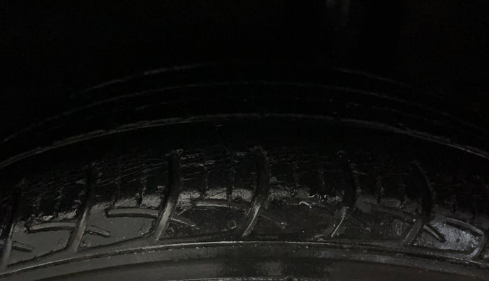 2016 Maruti Baleno DELTA PETROL 1.2, Petrol, Manual, 47,901 km, Left Rear Tyre Tread