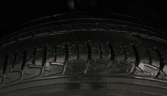 2016 Maruti Baleno DELTA PETROL 1.2, Petrol, Manual, 47,901 km, Right Front Tyre Tread