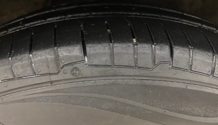 2013 Hyundai i10 SPORTZ 1.2 AT, Petrol, Automatic, 74,443 km, Right Front Tyre Tread