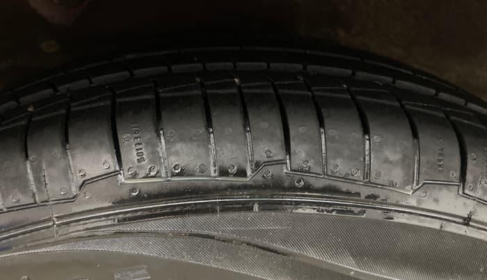 2013 Hyundai i10 SPORTZ 1.2 AT, Petrol, Automatic, 74,443 km, Right Rear Tyre Tread