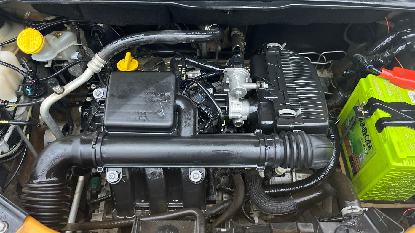 2022 Renault Kiger RXZ AMT DUAL TONE, Petrol, Automatic, 28,623 km, Engine View