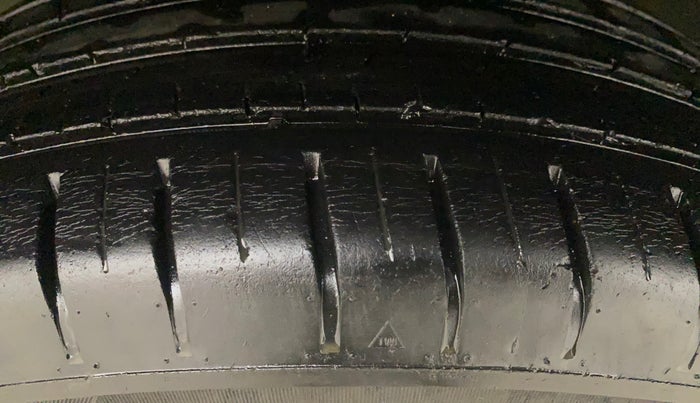 2022 Tata PUNCH ACCOMPLISHED MT, Petrol, Manual, 50,096 km, Left Front Tyre Tread