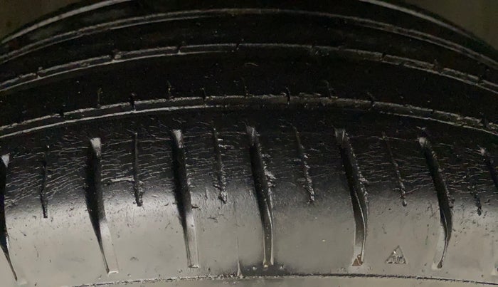 2022 Tata PUNCH ACCOMPLISHED MT, Petrol, Manual, 50,096 km, Right Front Tyre Tread