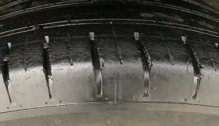 2022 Tata PUNCH ACCOMPLISHED MT, Petrol, Manual, 50,096 km, Right Rear Tyre Tread