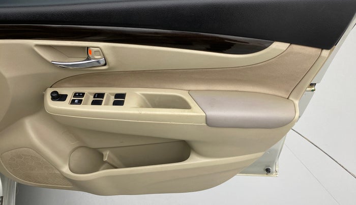 2017 Maruti Ciaz VDI+ SHVS, Diesel, Manual, 1,29,426 km, Driver Side Door Panels Control