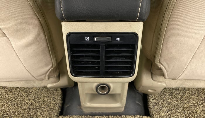 2017 Maruti Ciaz VDI+ SHVS, Diesel, Manual, 1,29,426 km, Rear AC Vents