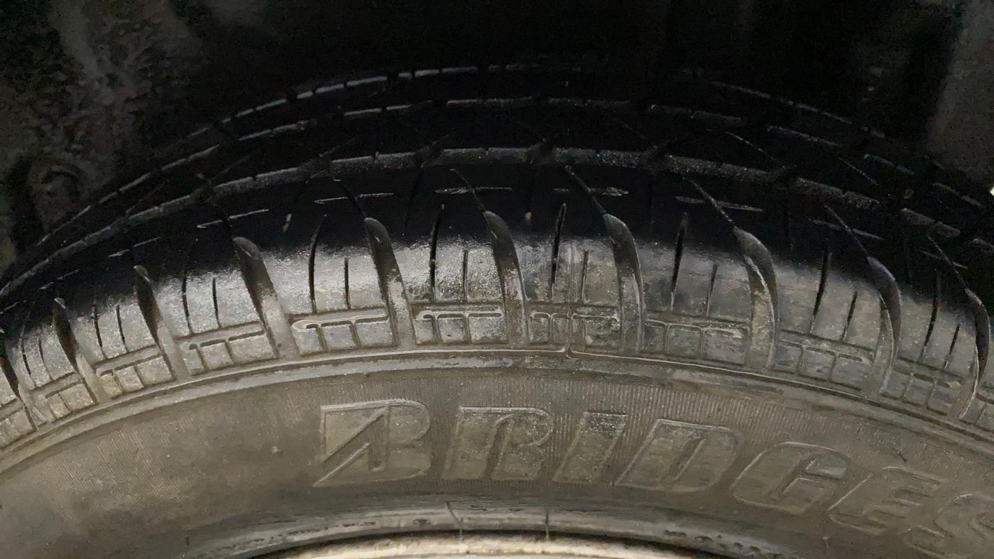 2014 Maruti Swift Dzire LXI, Petrol, Manual, 70,007 km, Left Rear Tyre Tread