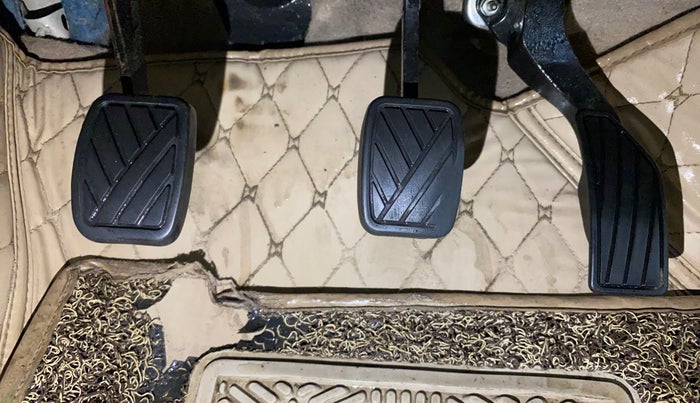 2014 Maruti Swift Dzire LXI, Petrol, Manual, 69,905 km, Pedals