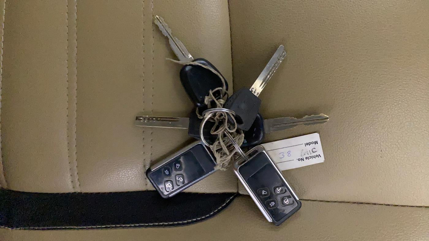 2014 Maruti Swift Dzire LXI, Petrol, Manual, 70,007 km, Key Close Up