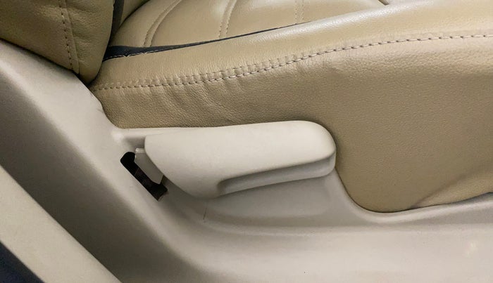 2014 Maruti Swift Dzire LXI, Petrol, Manual, 69,905 km, Driver Side Adjustment Panel