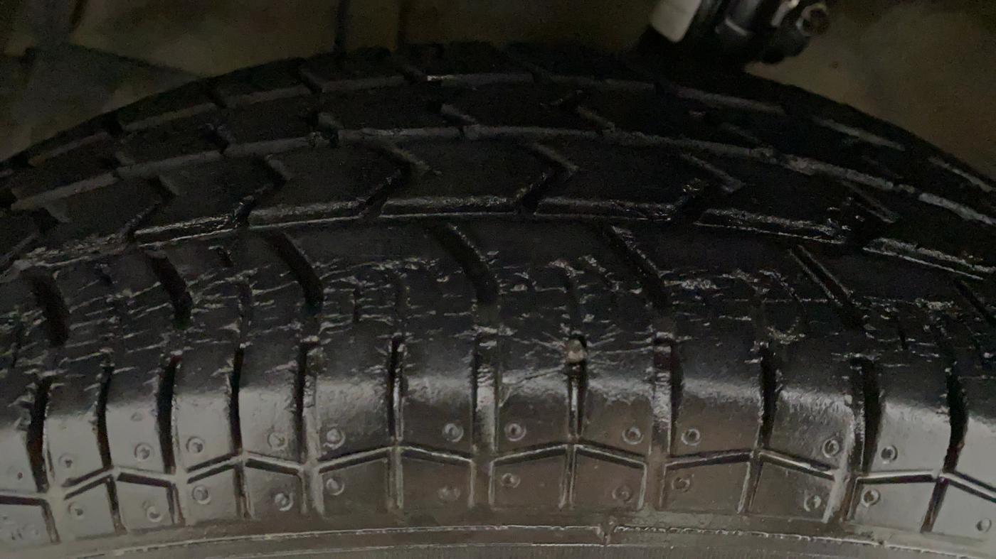 2013 Maruti Swift Dzire VXI, Petrol, Manual, 44,997 km, Right Front Tyre Tread