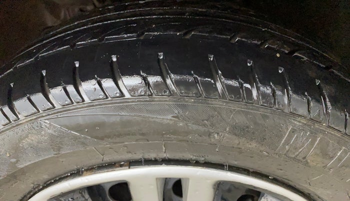 2016 Tata Tiago XT PETROL, Petrol, Manual, 67,045 km, Left Front Tyre Tread