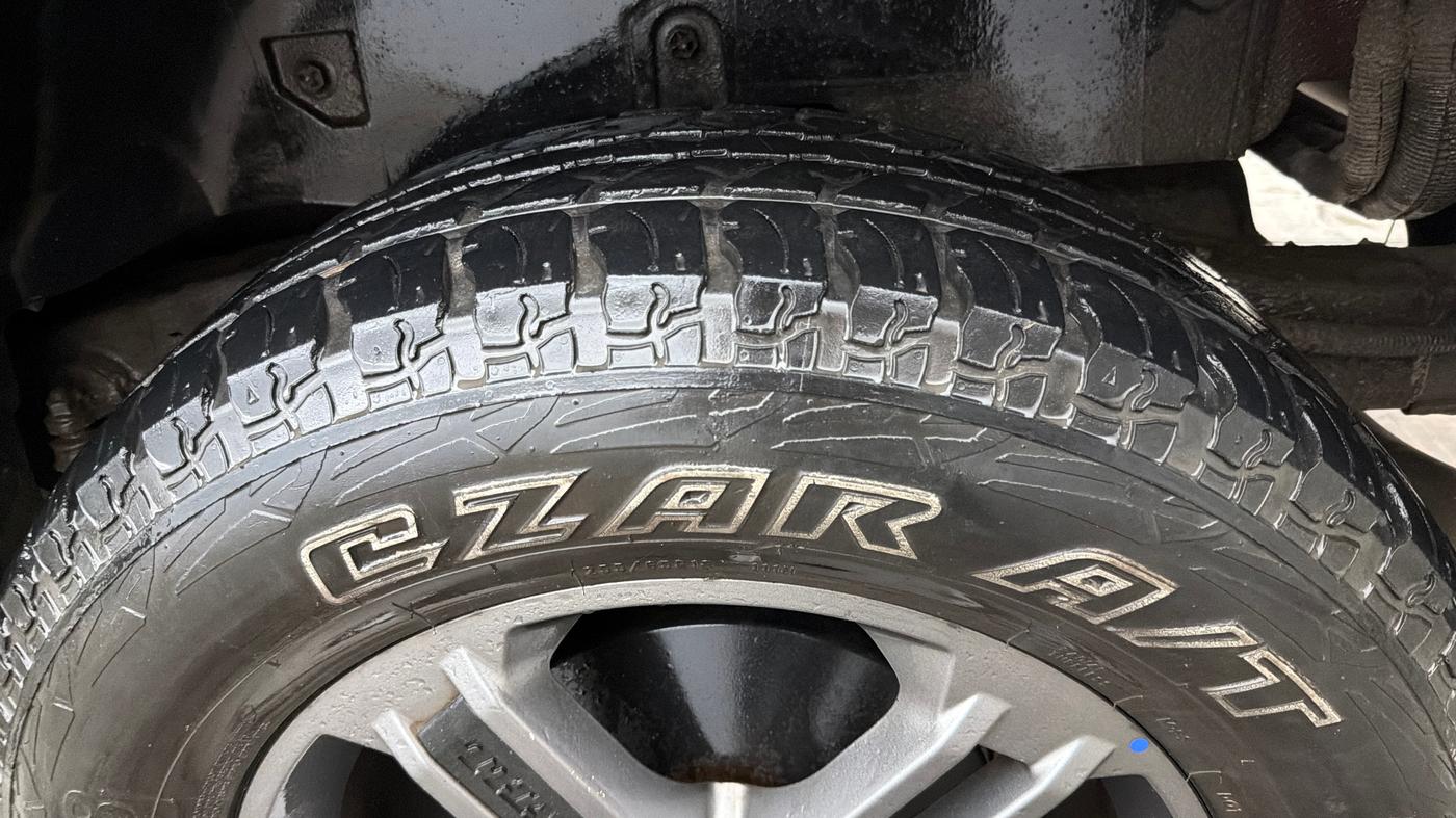2021 Mahindra Thar LX  P 4WD AT CONVERTIBLE, Petrol, Automatic, 38,758 km, Left Rear Tyre Tread