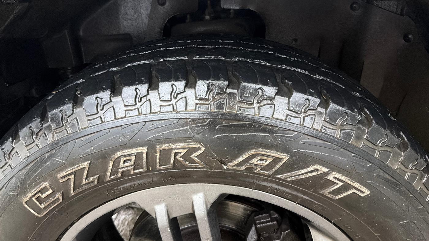 2021 Mahindra Thar LX  P 4WD AT CONVERTIBLE, Petrol, Automatic, 38,758 km, Left Front Tyre Tread