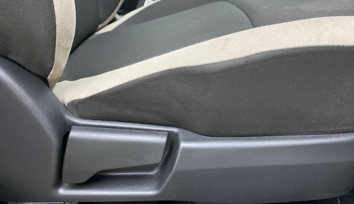2019 Renault TRIBER 1.0 RXL PETROL, Petrol, Manual, 4,277 km, Driver Side Adjustment Panel