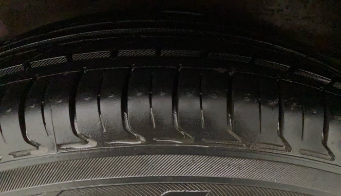 2010 Hyundai i10 SPORTZ 1.2, Petrol, Manual, 61,316 km, Left Front Tyre Tread