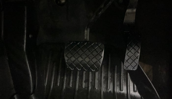 2023 Volkswagen VIRTUS TOPLINE TSI 1.0 AT, Petrol, Automatic, 45,563 km, Pedals