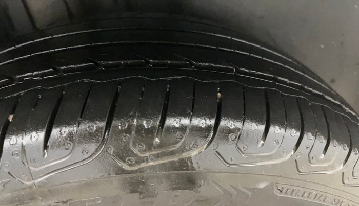 2023 Volkswagen VIRTUS TOPLINE TSI 1.0 AT, Petrol, Automatic, 45,563 km, Right Rear Tyre Tread