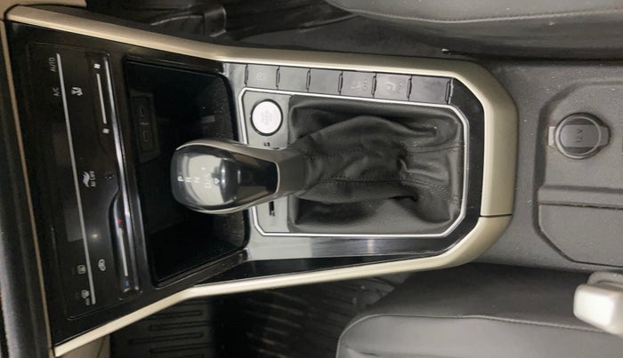 2023 Volkswagen VIRTUS TOPLINE TSI 1.0 AT, Petrol, Automatic, 45,563 km, Gear Lever