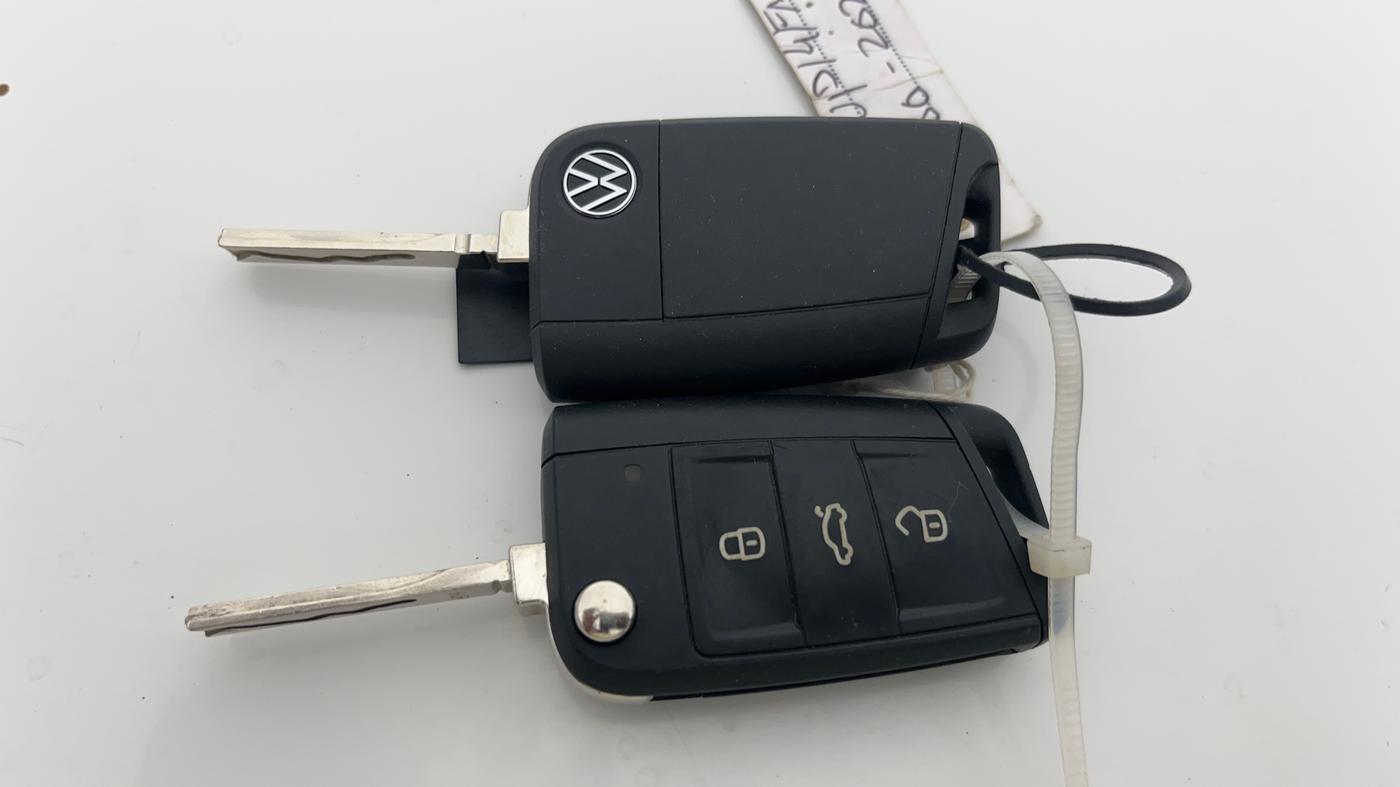 2023 Volkswagen VIRTUS TOPLINE TSI 1.0 AT, Petrol, Automatic, 46,529 km, Key Close Up