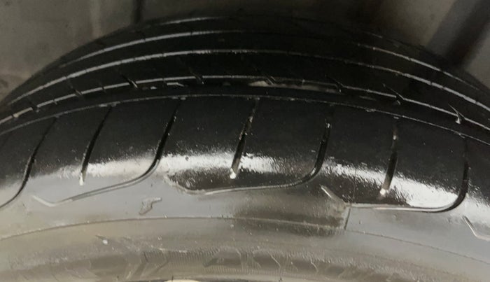 2023 Volkswagen VIRTUS TOPLINE TSI 1.0 AT, Petrol, Automatic, 45,563 km, Left Rear Tyre Tread