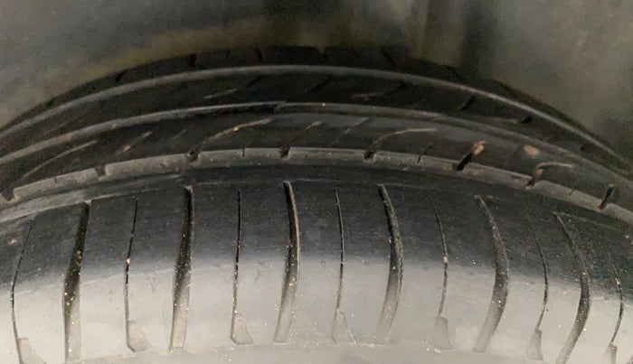 2013 Volkswagen Polo HIGHLINE1.2L, Petrol, Manual, 72,391 km, Left Rear Tyre Tread