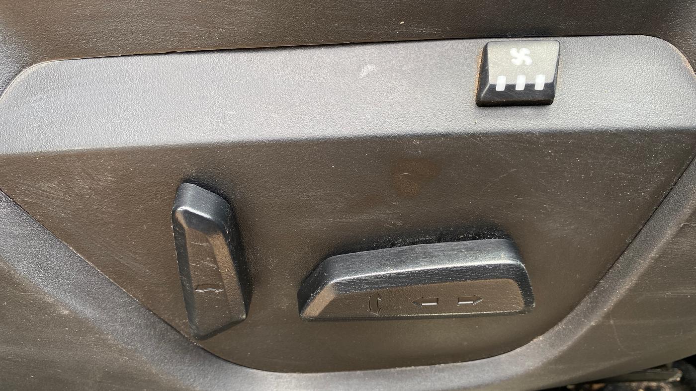2022 Tata Safari XZA PLUS, Diesel, Automatic, 93,967 km, Driver Side Adjustment Panel