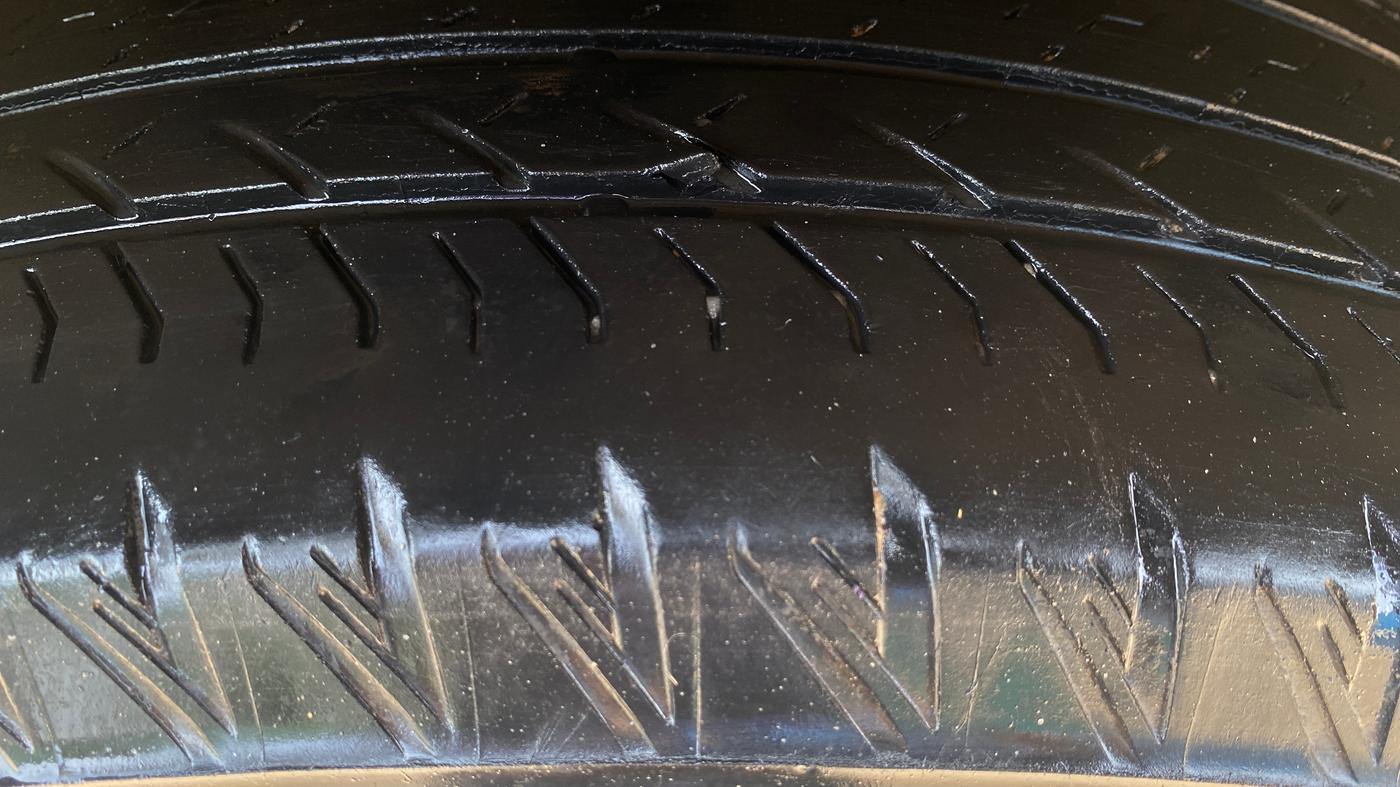 2022 Tata Safari XZA PLUS, Diesel, Automatic, 93,967 km, Right Front Tyre Tread