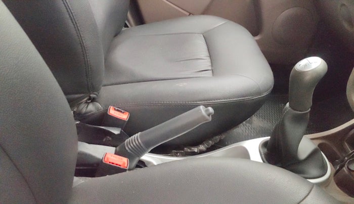 2017 Renault Duster RXL PETROL, Petrol, Manual, 51,961 km, Gear Lever