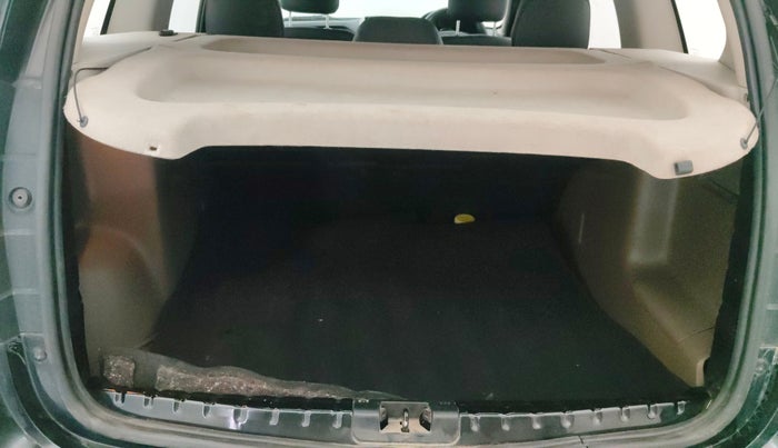 2017 Renault Duster RXL PETROL, Petrol, Manual, 51,961 km, Boot Inside