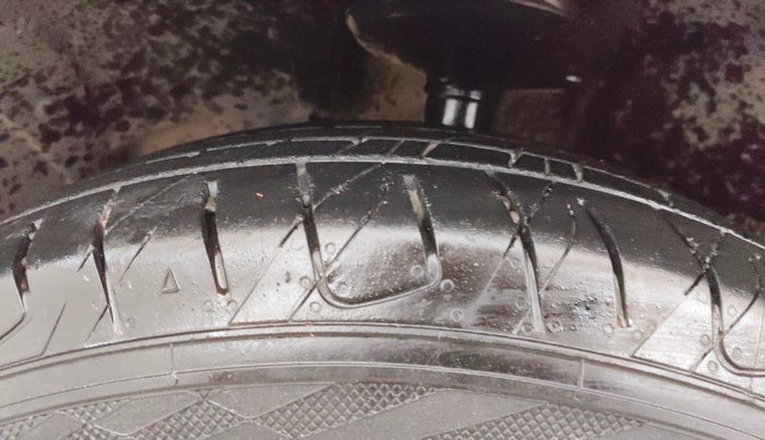 2017 Renault Duster RXL PETROL, Petrol, Manual, 51,961 km, Left Front Tyre Tread