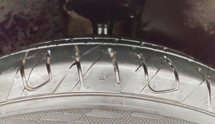 2017 Renault Duster RXL PETROL, Petrol, Manual, 51,961 km, Right Front Tyre Tread