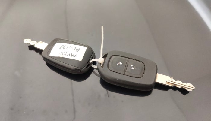 2017 Renault Duster RXL PETROL, Petrol, Manual, 51,961 km, Key Close Up