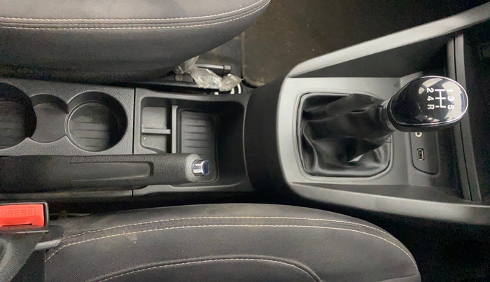 2019 Ford New Figo TITANIUM 1.2 PETROL MT, Petrol, Manual, 40,396 km, Gear Lever