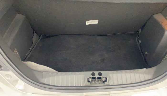2019 Ford New Figo TITANIUM 1.2 PETROL MT, Petrol, Manual, 40,396 km, Boot Inside