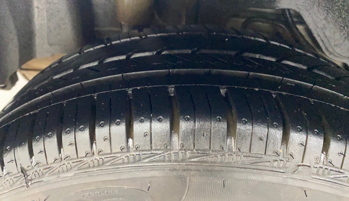 2019 Ford New Figo TITANIUM 1.2 PETROL MT, Petrol, Manual, 40,396 km, Right Rear Tyre Tread