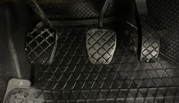 2019 Volkswagen Ameo TRENDLINE 1.0L, Petrol, Manual, 43,547 km, Pedals