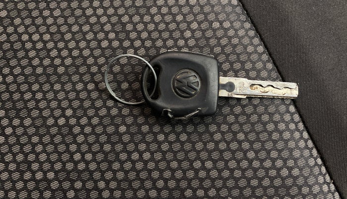 2019 Volkswagen Ameo TRENDLINE 1.0L, Petrol, Manual, 43,547 km, Key Close Up