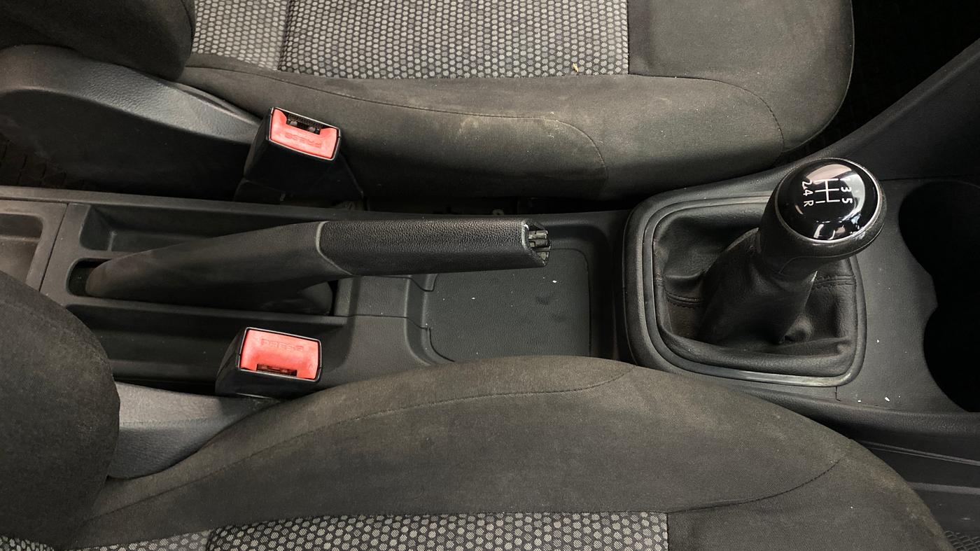 2019 Volkswagen Ameo TRENDLINE 1.0L, Petrol, Manual, 43,559 km, Gear Lever